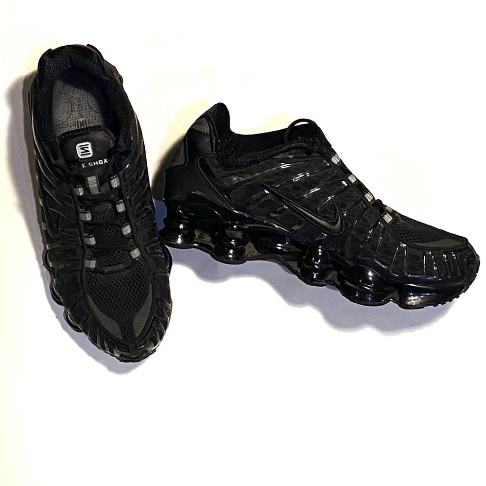 NIKE SHOX TL reflective running shoes (women’s size 7) black great condition